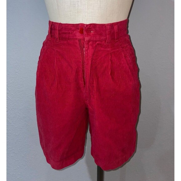 62 East Women’s Vintagе Red Corduroy Bermuda Shorts size 7/8 Pleated High Waist - Picture 2 of 10
